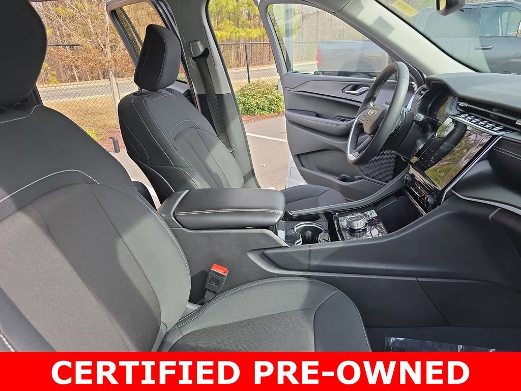 Used 2023 Jeep Grand Cherokee Laredo image 10