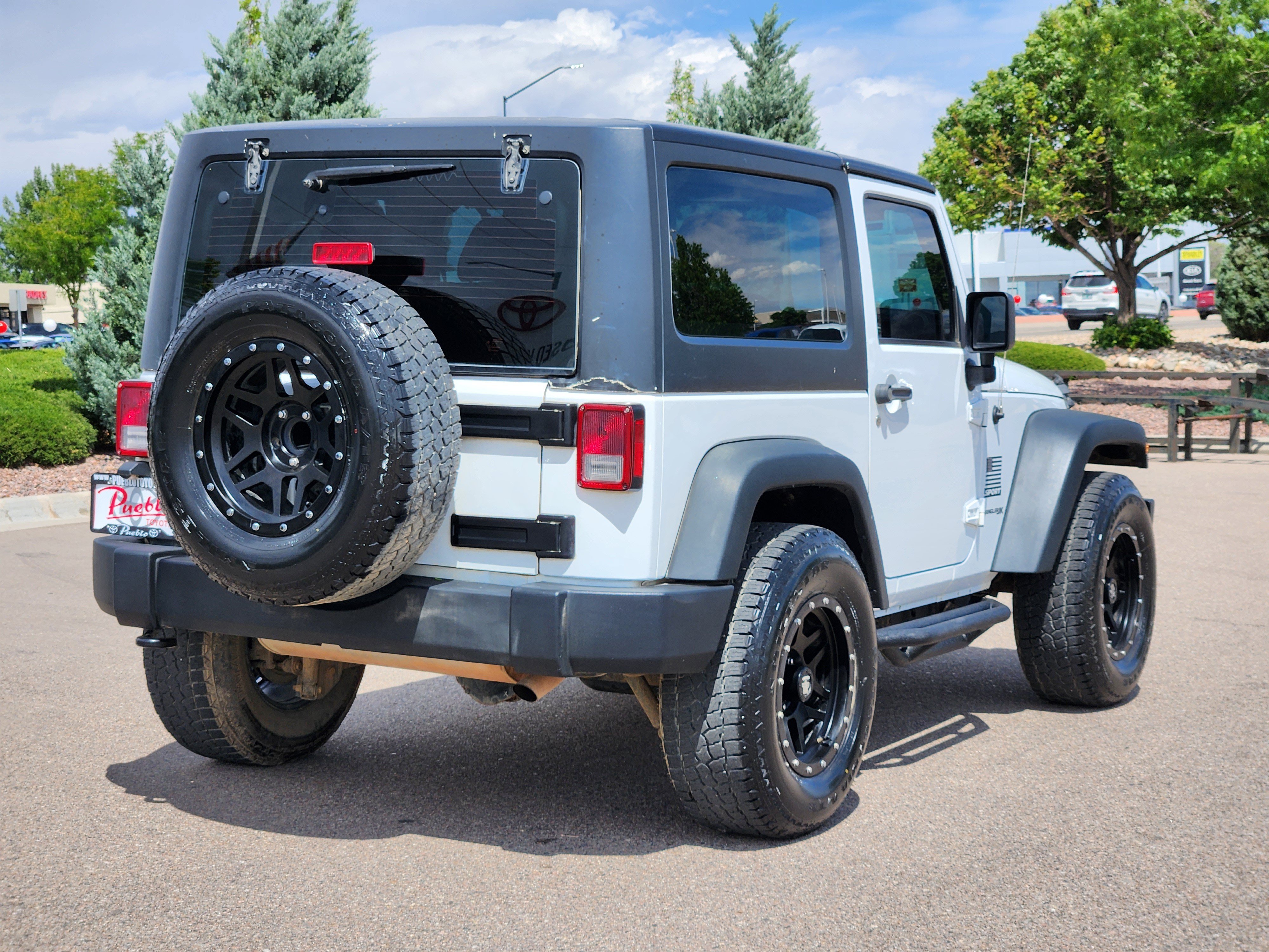 Used 2018 Jeep Wrangler Sport AWD/4WD image 3