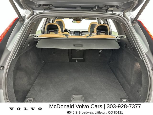 Used 2018 Volvo XC60 T6 Momentum w/ Advanced Package AWD/4WD image 24