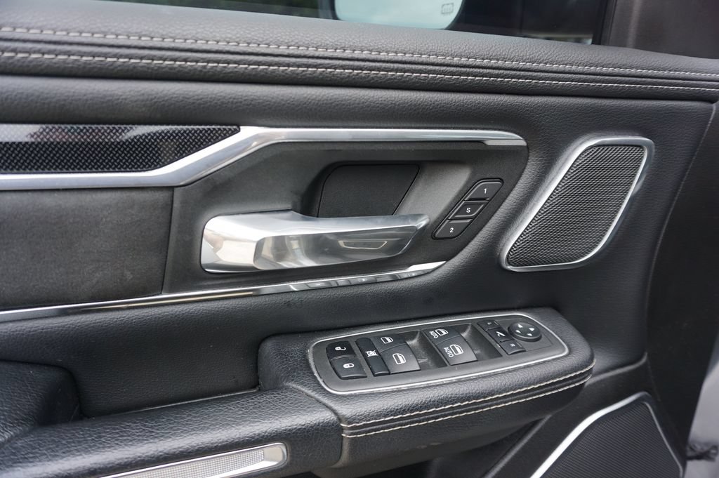 Used 2022 RAM 1500 Laramie AWD/4WD image 4