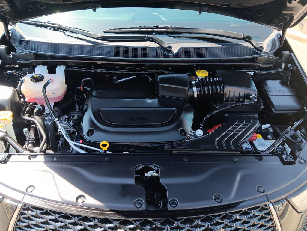 Used 2026 Chrysler Pacifica Limited FWD image 22