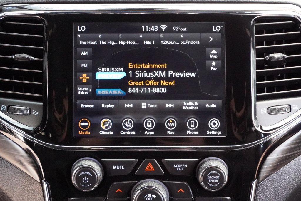 Used 2019 Jeep Grand Cherokee Altitude RWD image 12