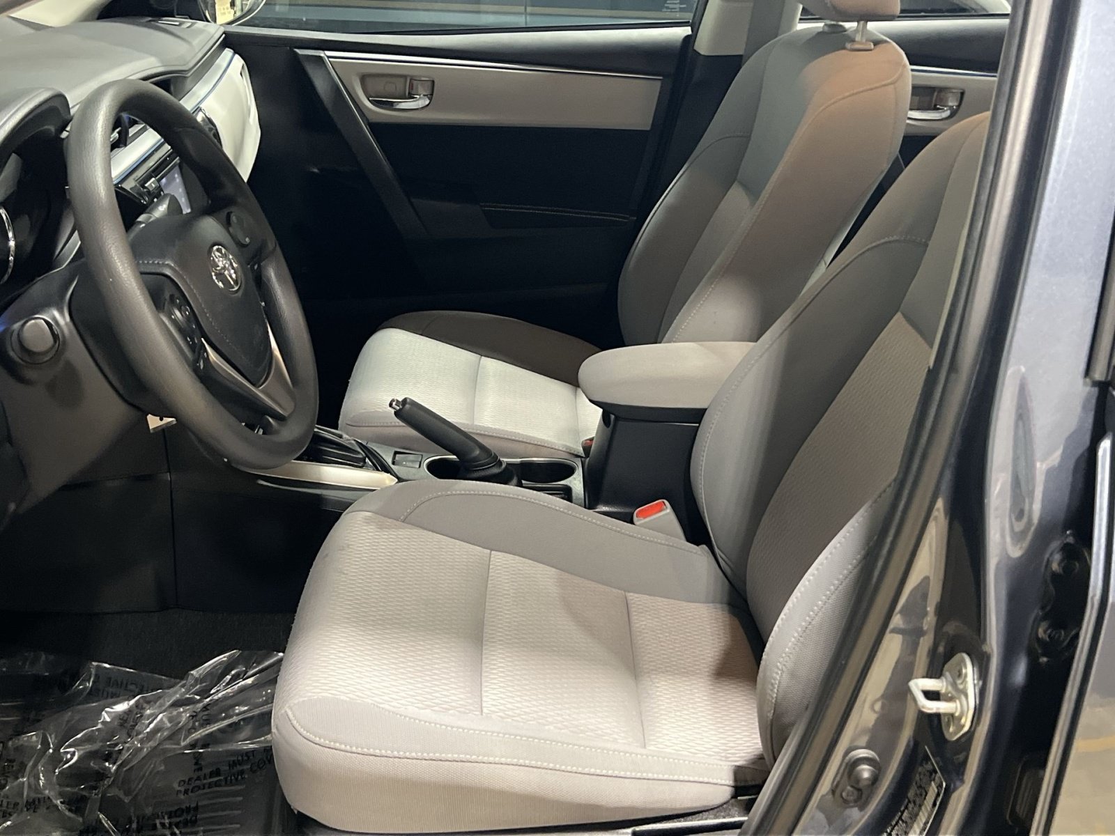 Used 2014 Toyota Corolla LE FWD image 12