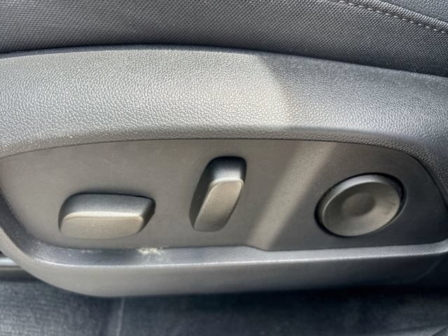 Used 2025 Chevrolet Equinox LT w/ Convenience Package II FWD image 13