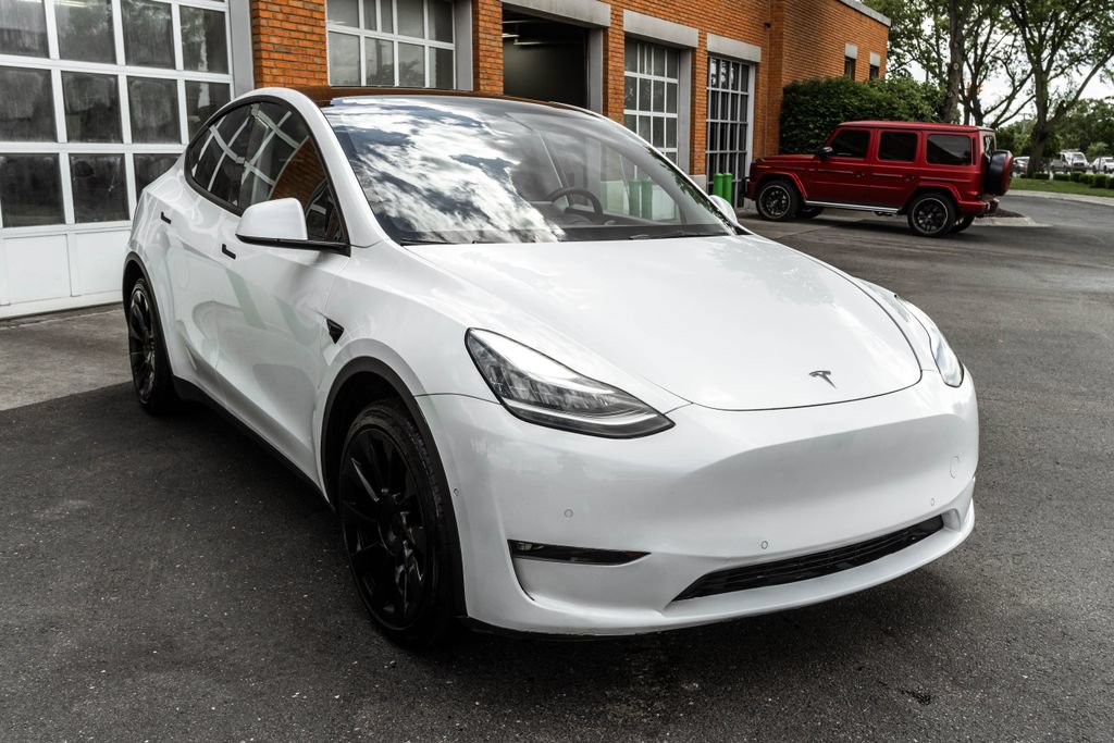 Used 2022 Tesla Model Y Long Range AWD/4WD image 5