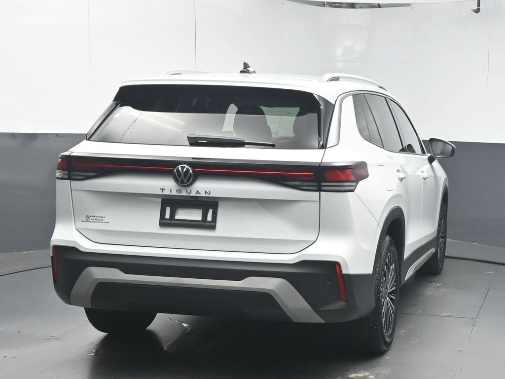 Used 2025 Volkswagen Tiguan S FWD image 7
