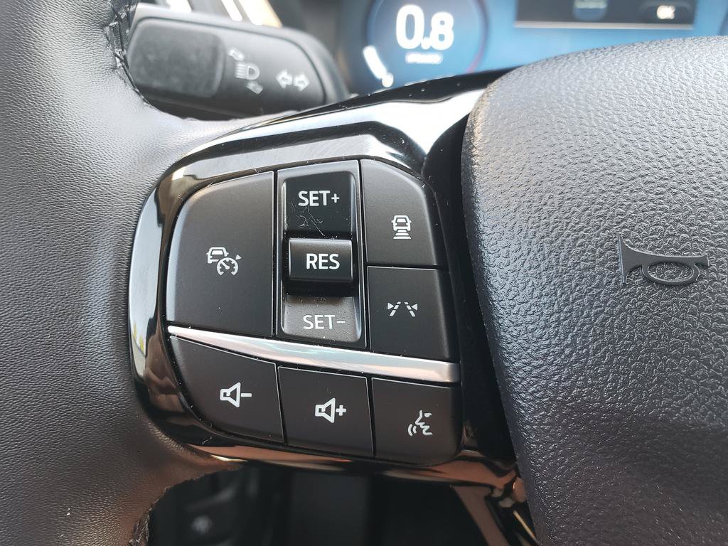 Used 2023 Ford Escape Platinum w/ Premium Technology Package AWD/4WD image 21