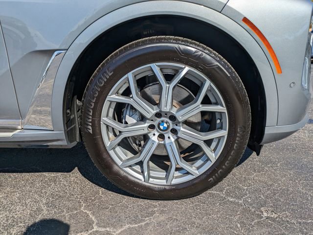 Used 2025 BMW X7 xDrive40i image 11