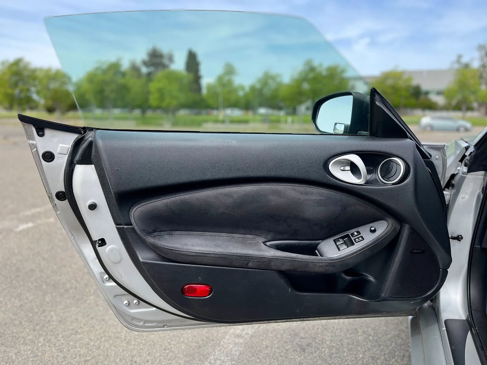 Used 2009 Nissan 370Z Touring w/ Sport Pkg RWD image 9