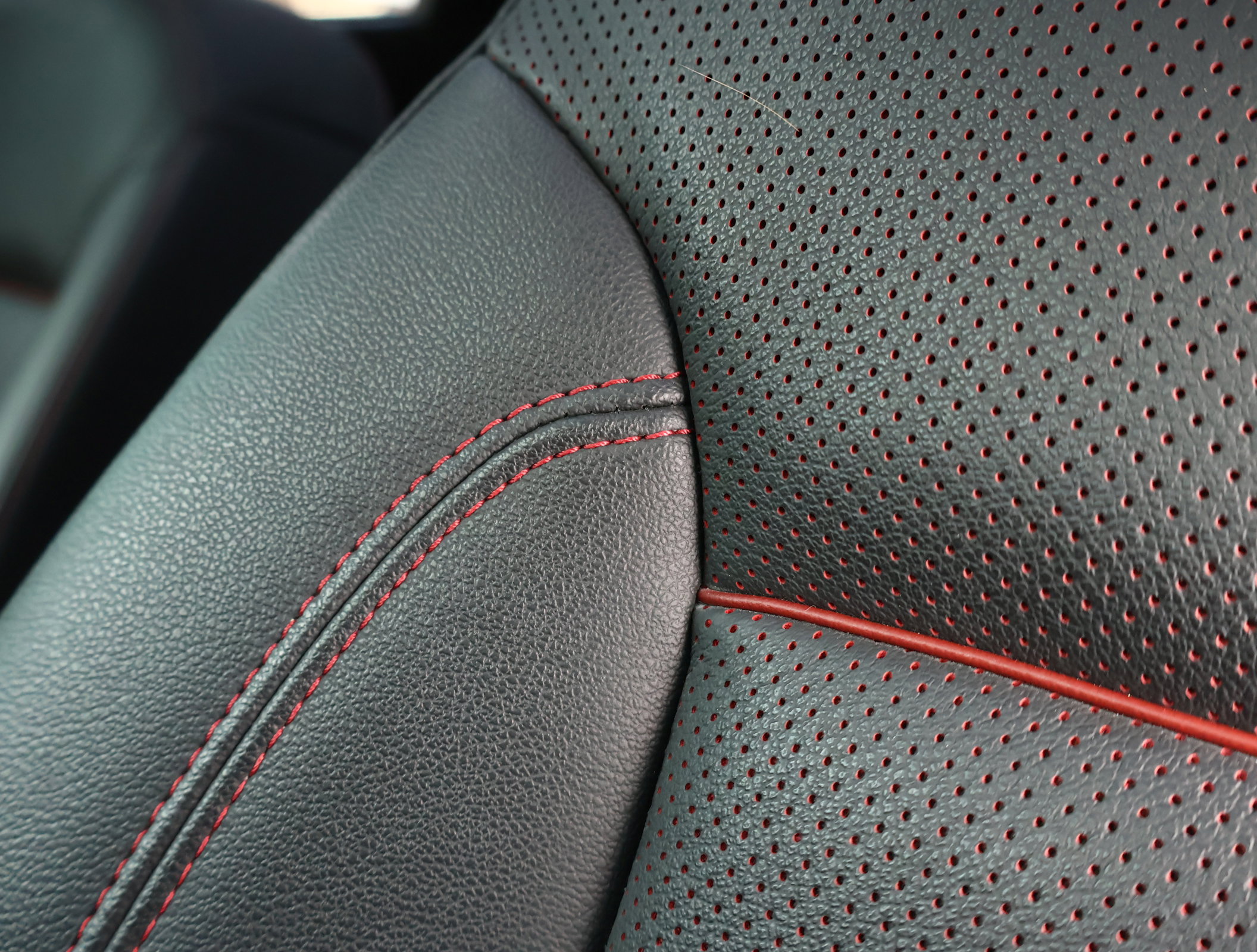 Used 2021 Chevrolet Blazer RS w/ Enhanced Convenience Package image 14