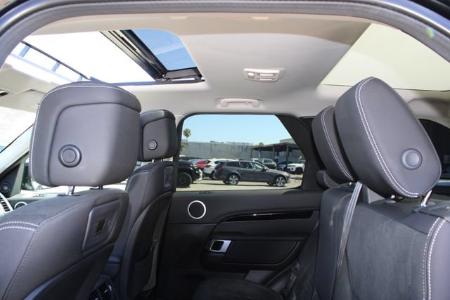 Used 2024 Land Rover Discovery S AWD/4WD image 43