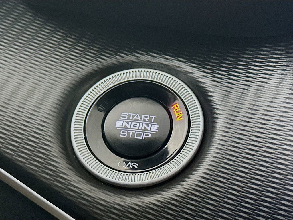 Certified 2024 Jeep Grand Cherokee Altitude image 20