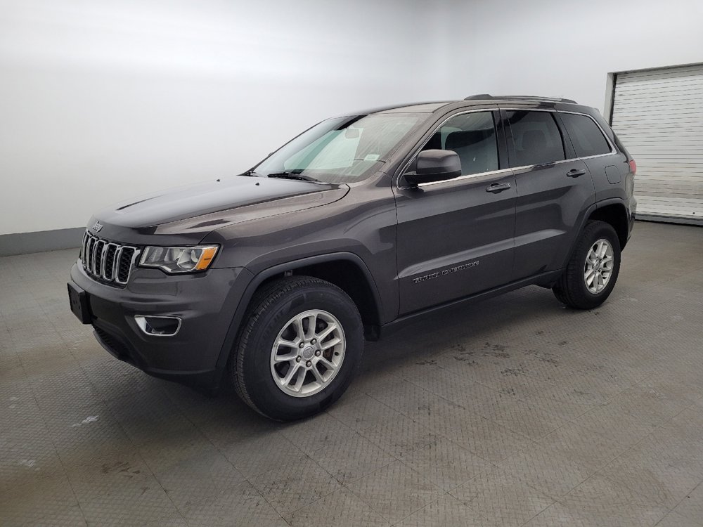 Used 2019 Jeep Grand Cherokee Laredo image 2