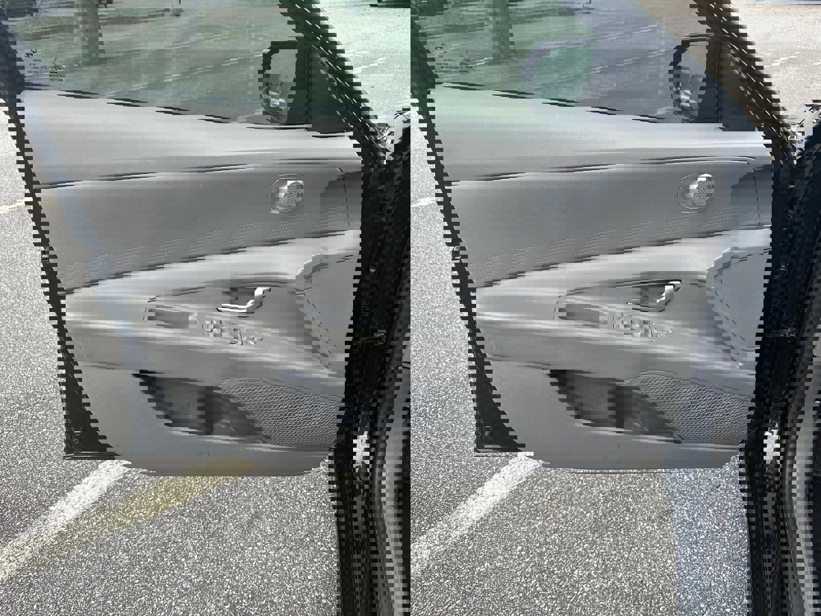 Used 2023 Hyundai Elantra SEL w/ Preferred Accessory Package image 10