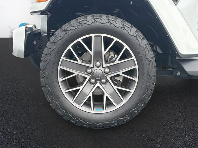 Used 2022 Jeep Wrangler Unlimited Sahara AWD/4WD image 33