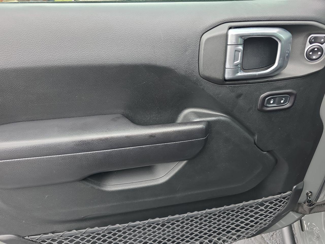 Used 2018 Jeep Wrangler Rubicon w/ Cold Weather Group image 5