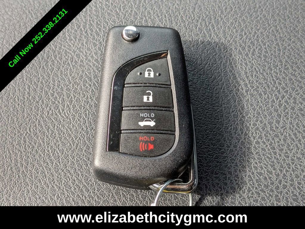 Used 2024 Toyota Camry SE image 30