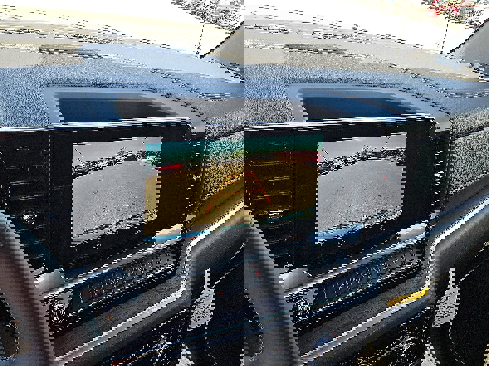 New 2026 GMC Sierra 1500 SLT image 17