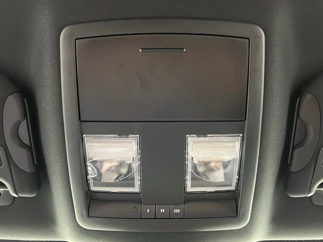 Used 2016 Dodge Challenger R/T Scat Pack RWD image 17