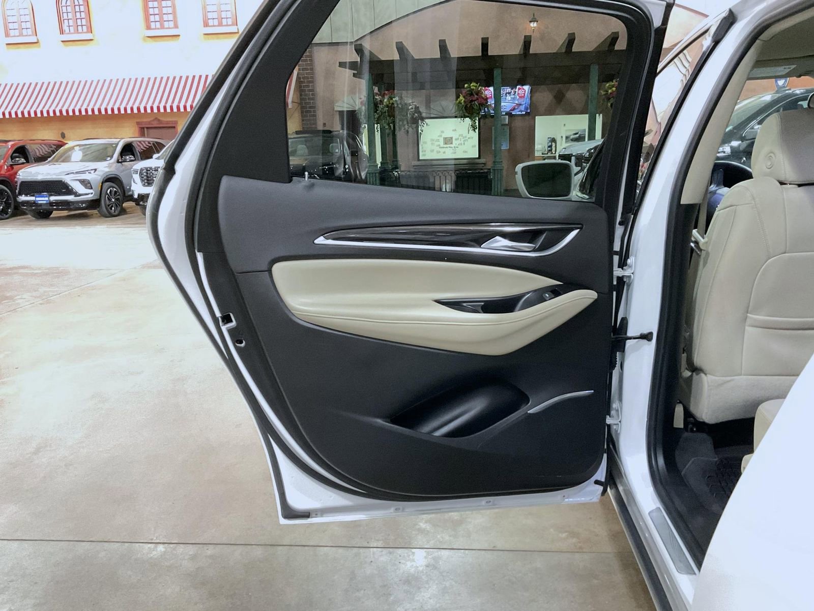 Certified 2019 Buick Enclave Essence image 21