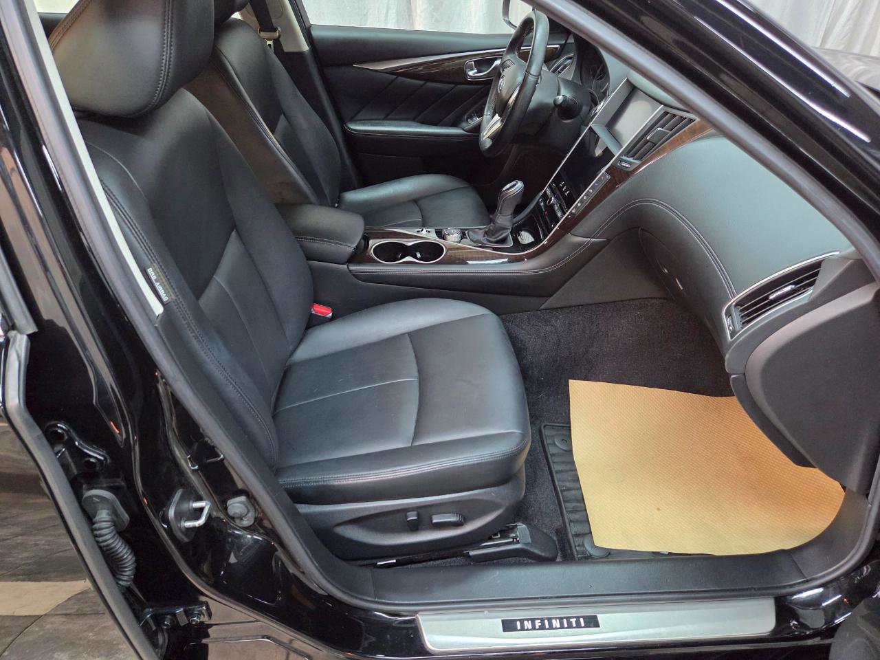 Used 2019 INFINITI Q50 Luxe w/ Essential Package (3.0T Luxe) image 13