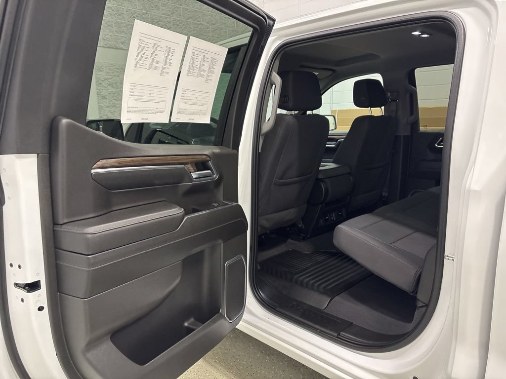 Used 2023 Chevrolet Silverado 1500 RST AWD/4WD image 34