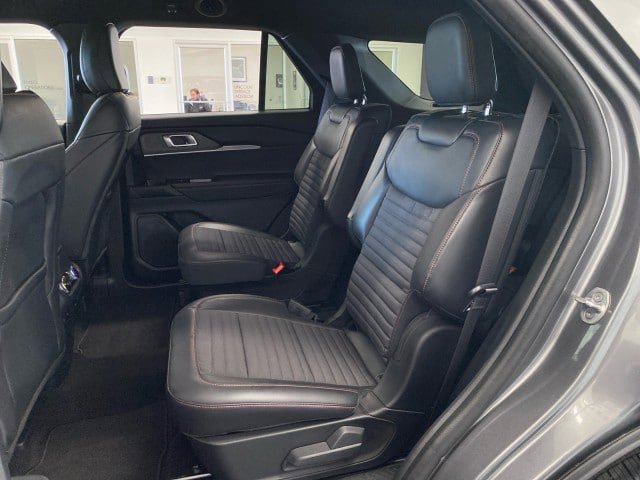 Used 2025 Ford Explorer ST-Line AWD/4WD image 9