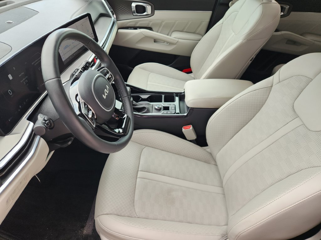 Used 2024 Kia Sorento SX FWD image 13