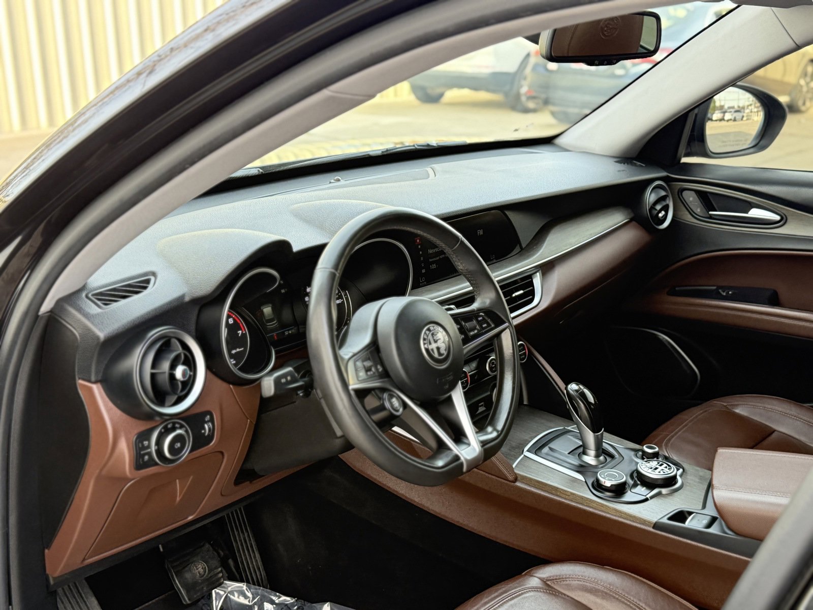 Used 2018 Alfa Romeo Stelvio Ti AWD/4WD image 16