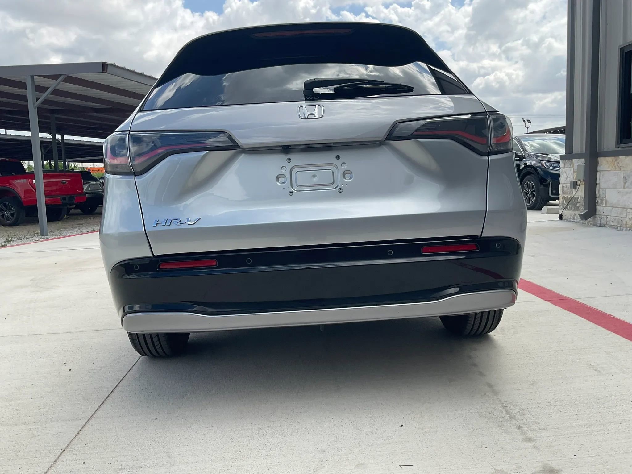 Used 2024 Honda HR-V EX-L image 9