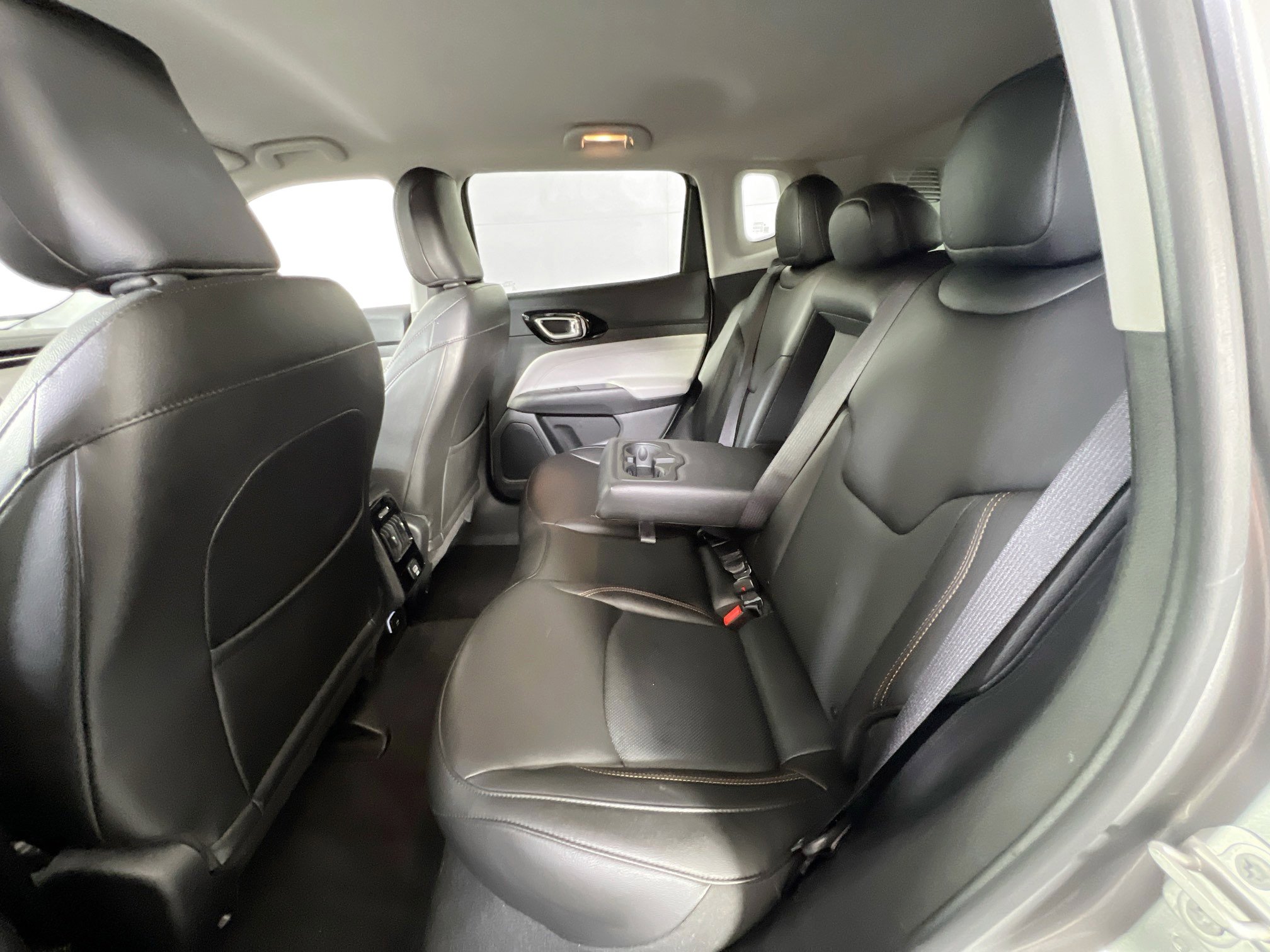 Used 2022 Jeep Compass Limited AWD/4WD image 23