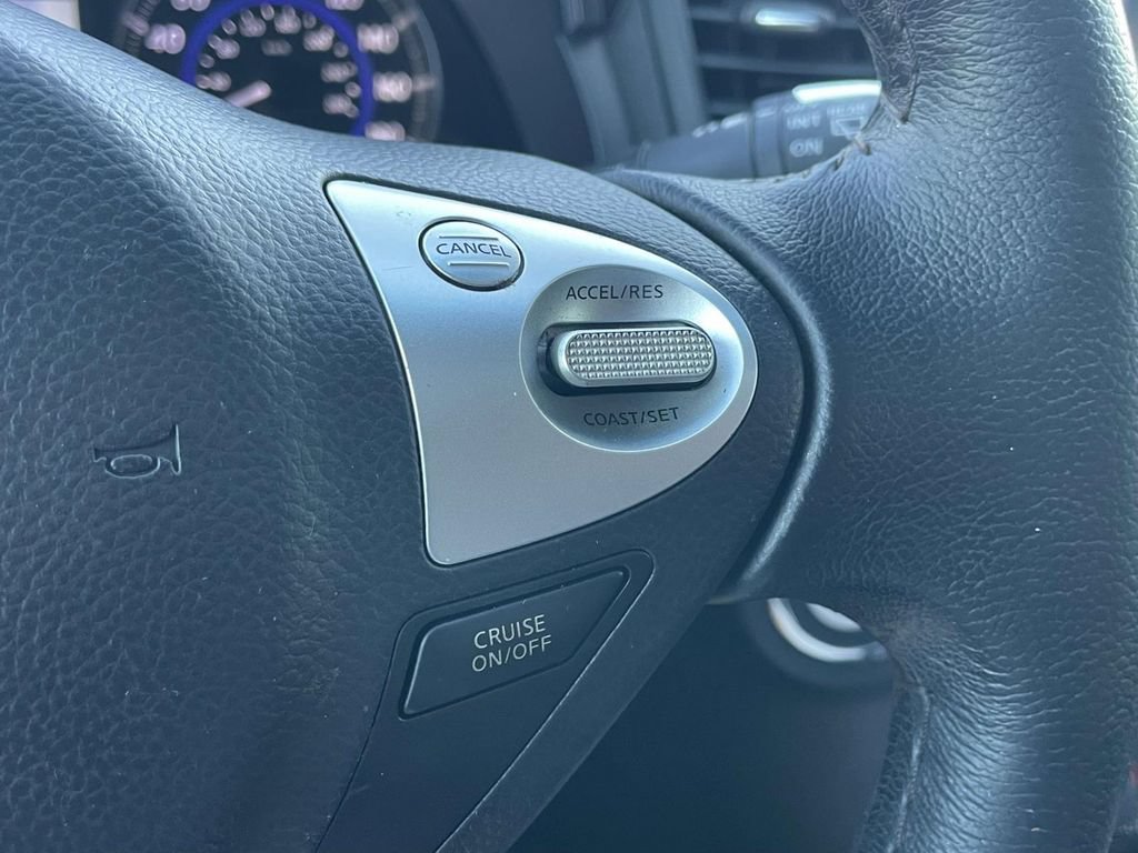 Used 2017 INFINITI QX70 AWD w/ Premium Package image 26