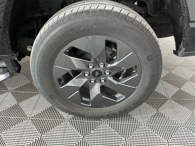 Used 2022 Ford F150 Lightning Lariat image 18