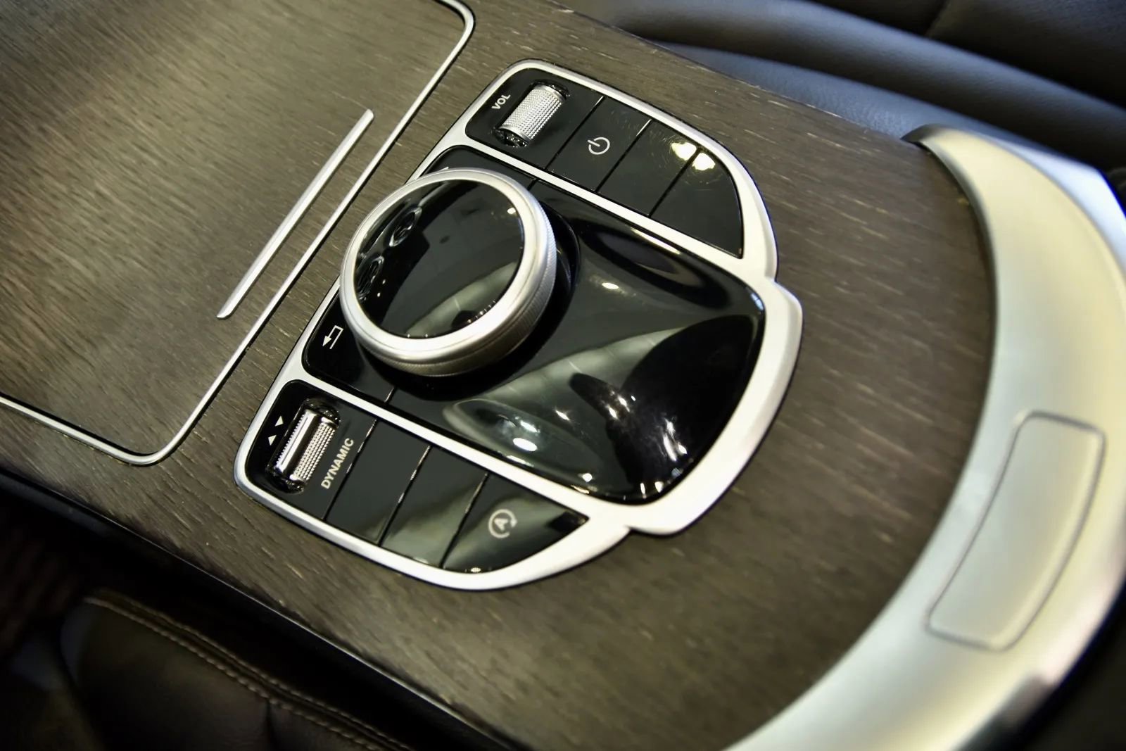 Used 2020 Mercedes-Benz C 300 4MATIC Sedan image 18