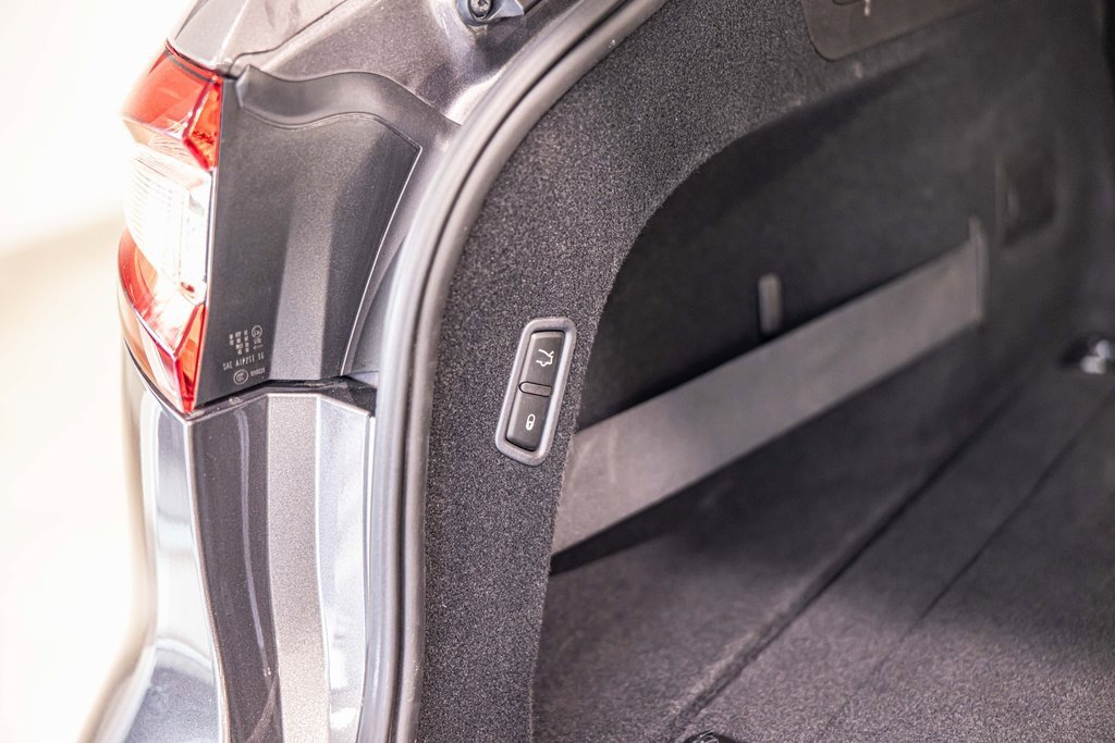 Used 2019 Maserati Levante S GranSport image 18