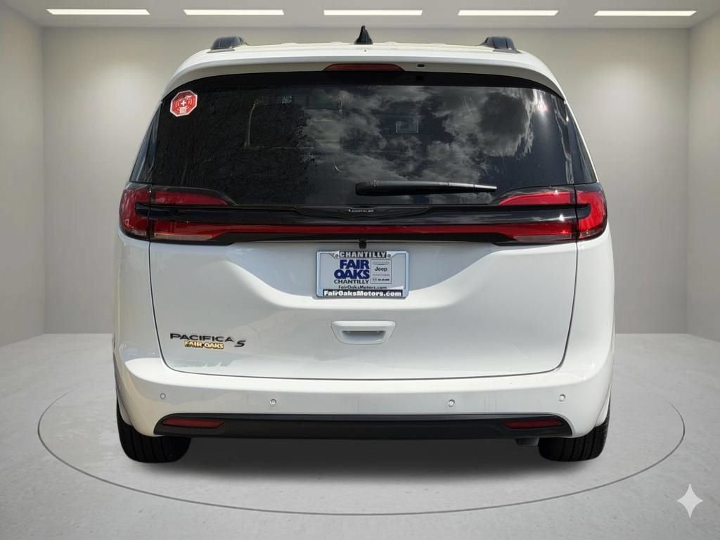 New 2026 Chrysler Pacifica Select FWD image 7