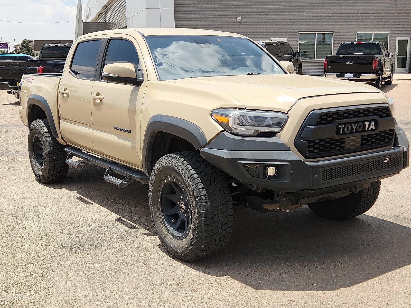 Used 2020 Toyota Tacoma TRD Off-Road w/ Technology Package AWD/4WD image 6