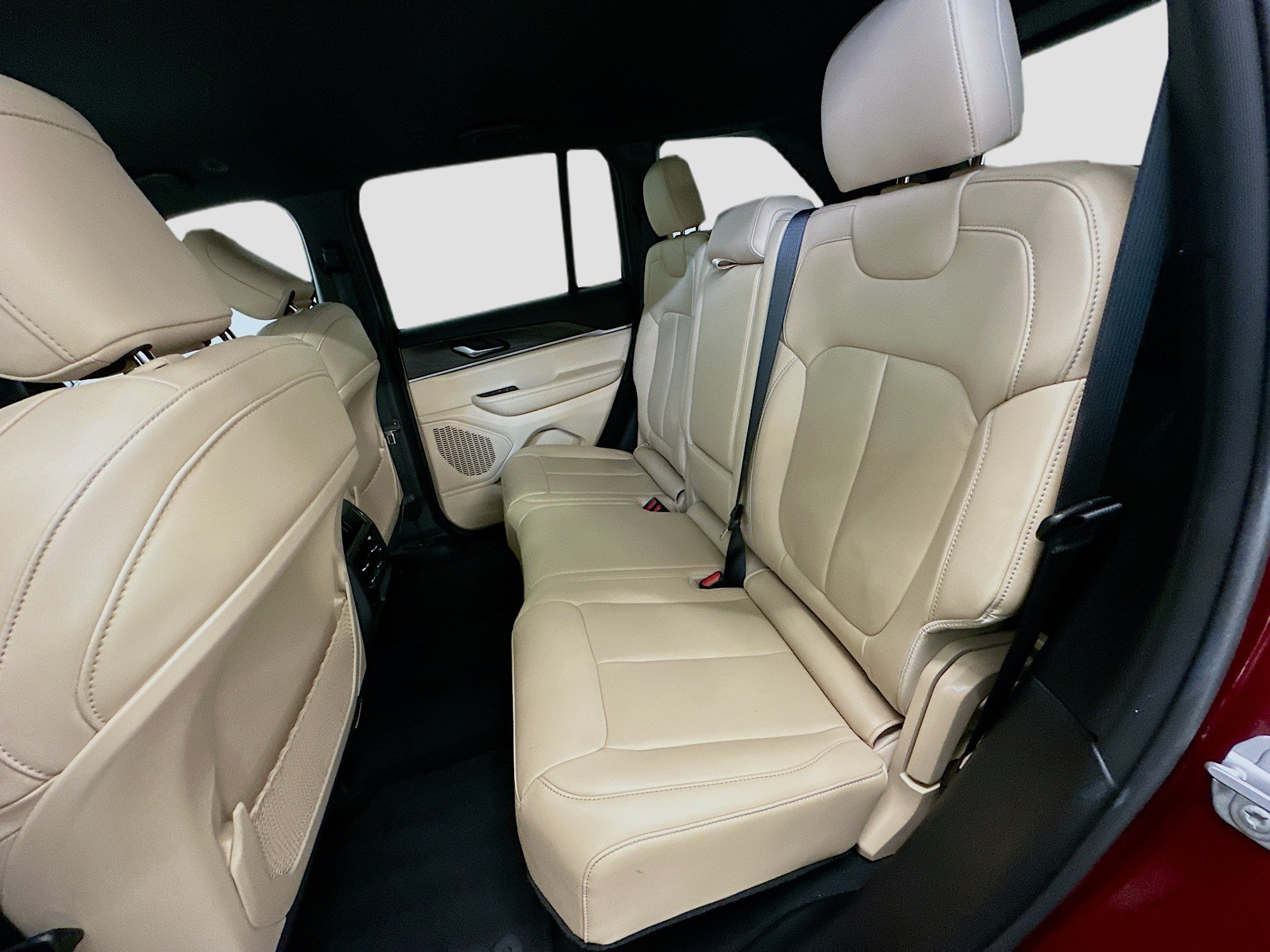 Used 2023 Jeep Grand Cherokee Limited AWD/4WD image 29
