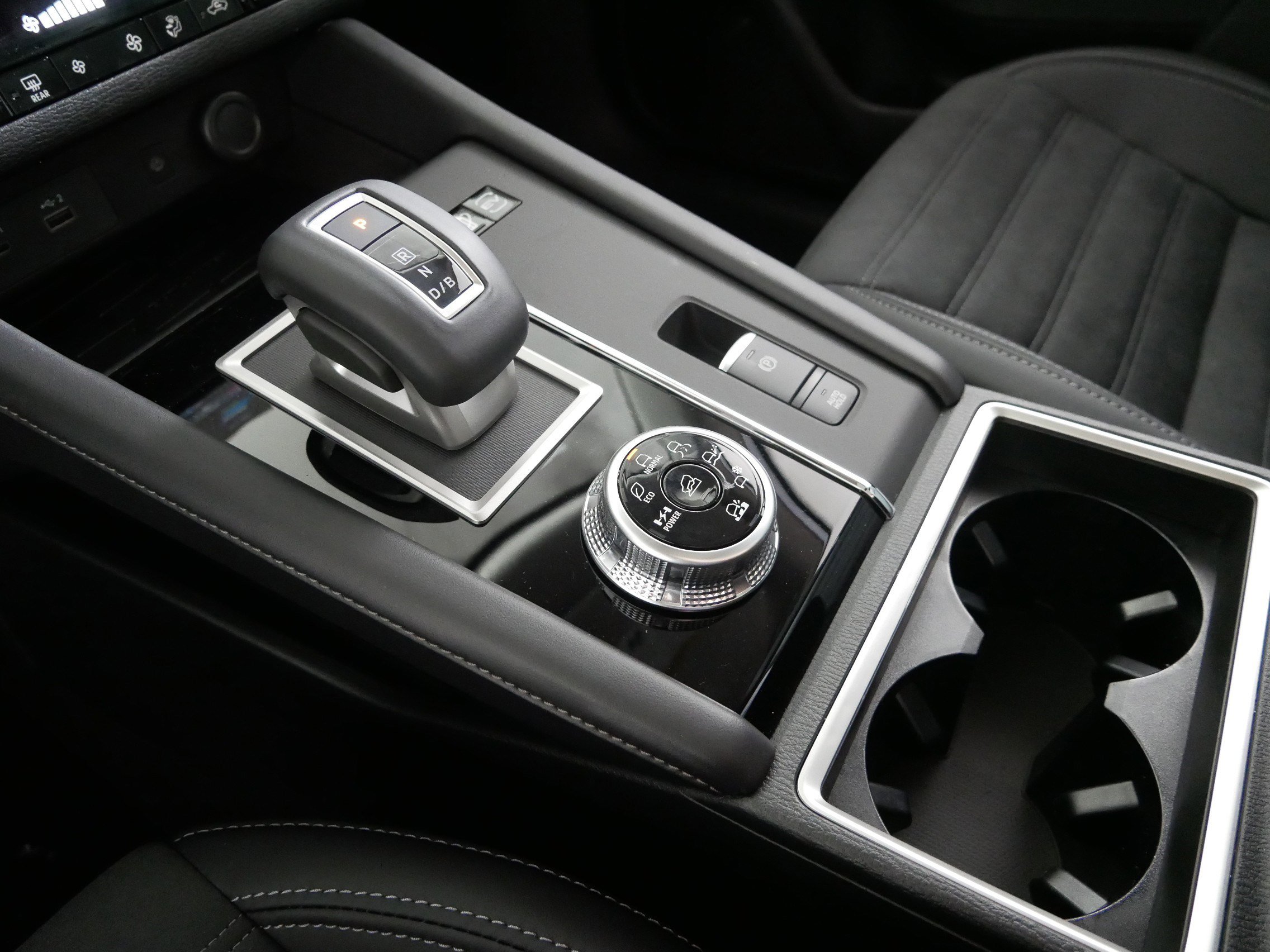 New 2025 Mitsubishi Outlander SE image 6