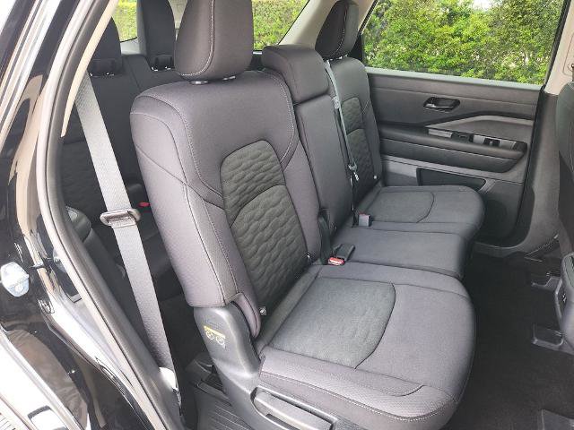 Certified 2025 Nissan Pathfinder S FWD image 15