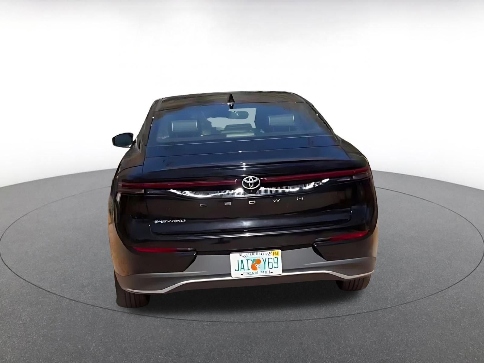 Used 2025 Toyota Crown XLE image 16