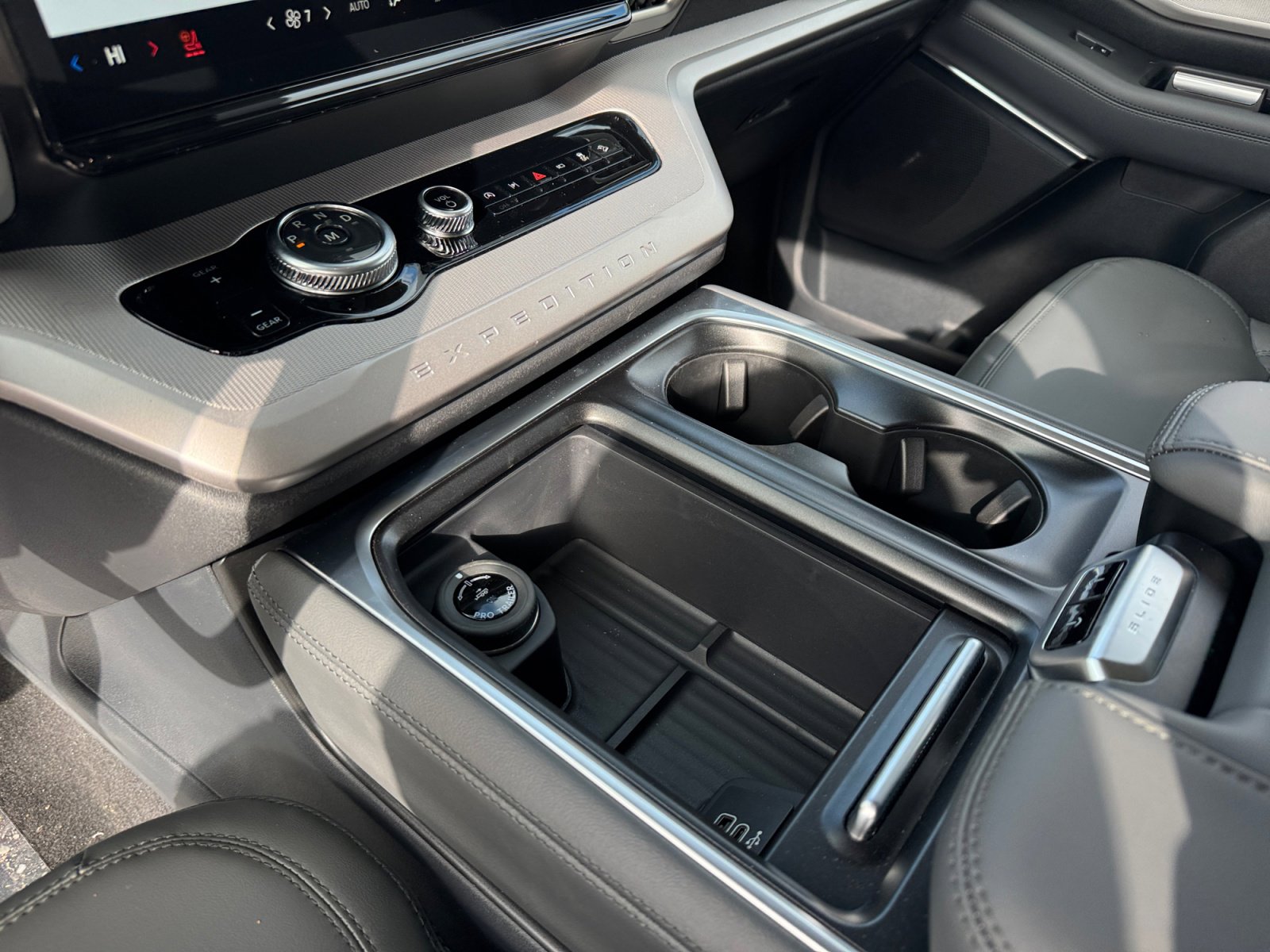 New 2026 Ford Expedition Active image 14