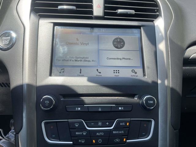 Used 2018 Ford Fusion SE w/ Fusion SE Technology Package FWD image 25