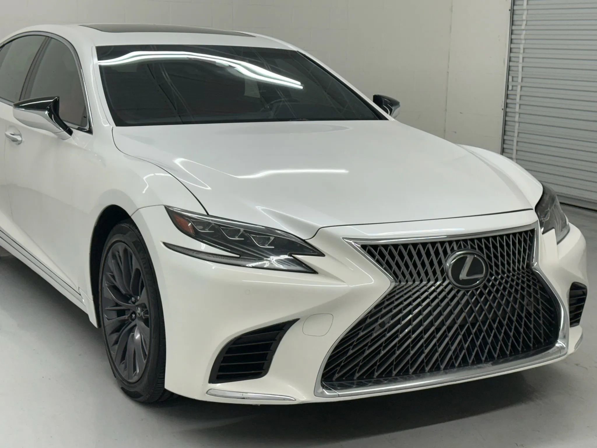 Used 2018 Lexus LS 500 w/ Accessory Package (Z2) image 9