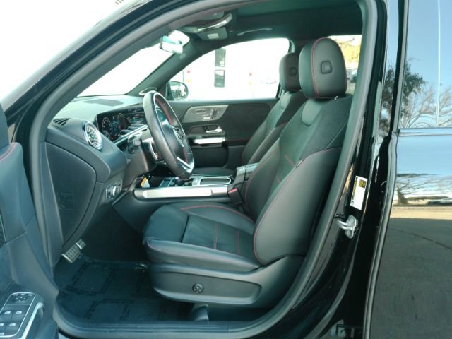 Used 2024 Mercedes-Benz GLB 250 image 16