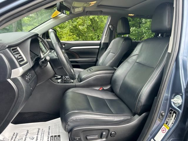 Used 2019 Toyota Highlander XLE AWD/4WD image 15