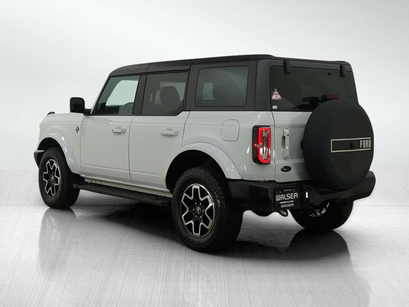 Used 2022 Ford Bronco Outer Banks image 4