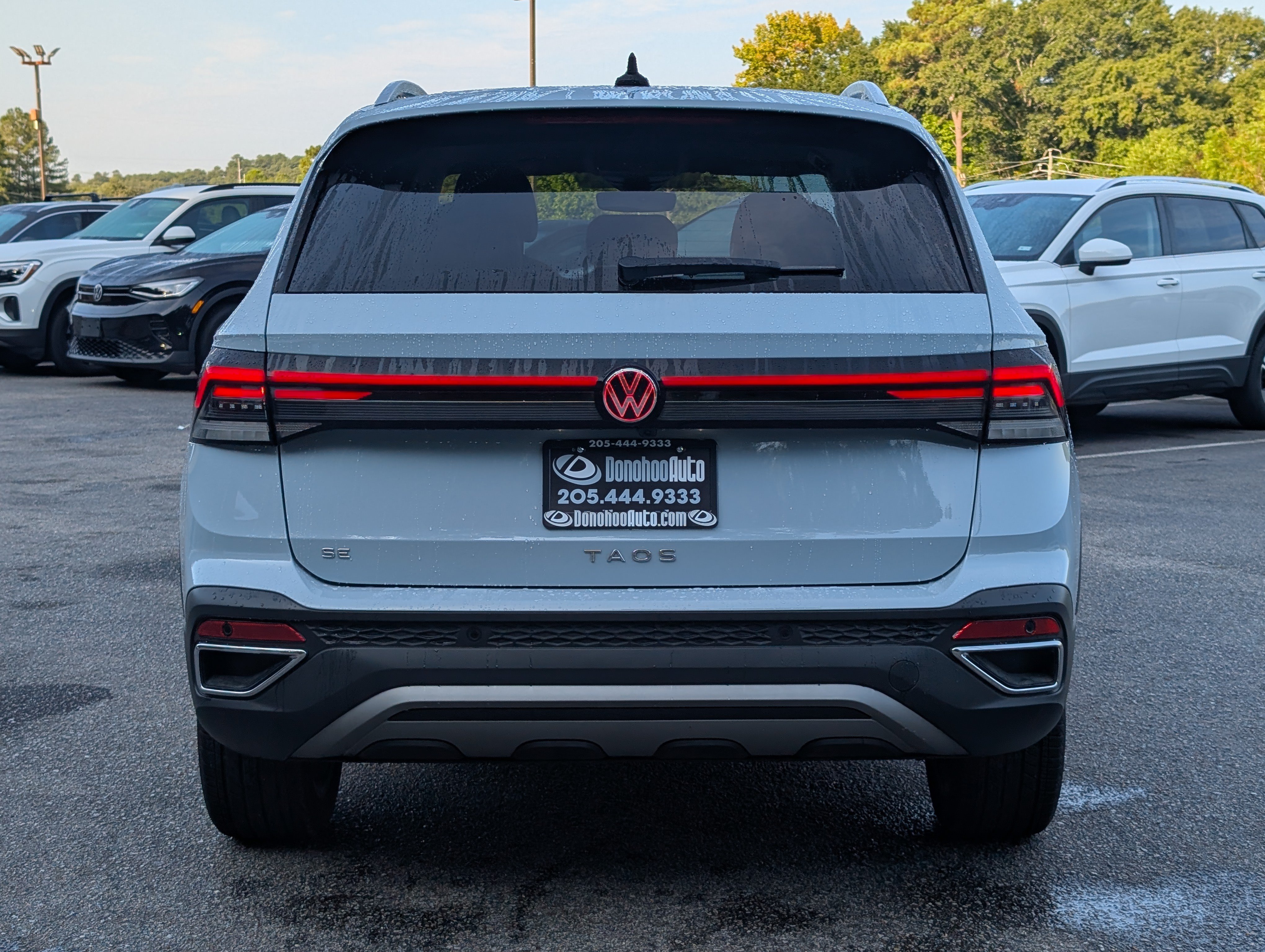 Used 2025 Volkswagen Taos SE FWD image 8