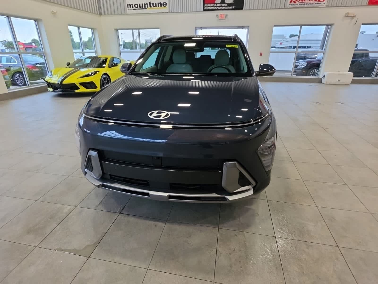 Used 2024 Hyundai Kona Limited AWD/4WD image 2