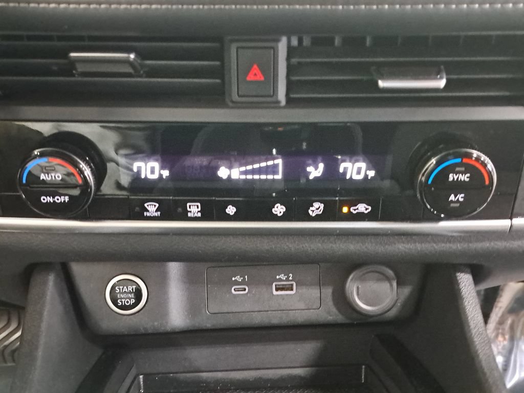 Used 2023 Nissan Rogue SV AWD/4WD image 23